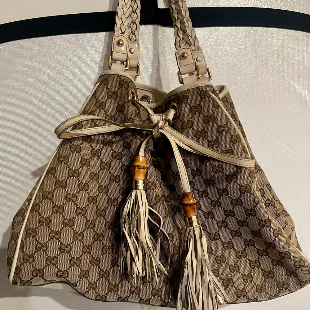 Gucci Tan and Cream Shoulder Bag